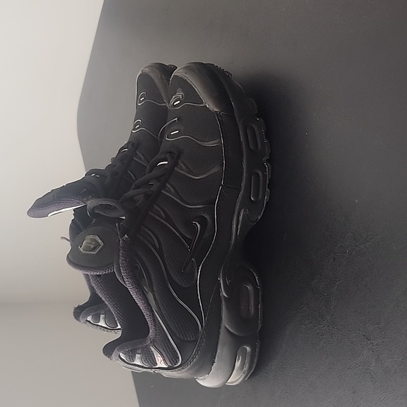 Girls size 3Y air max, black - Picture 2 of 4